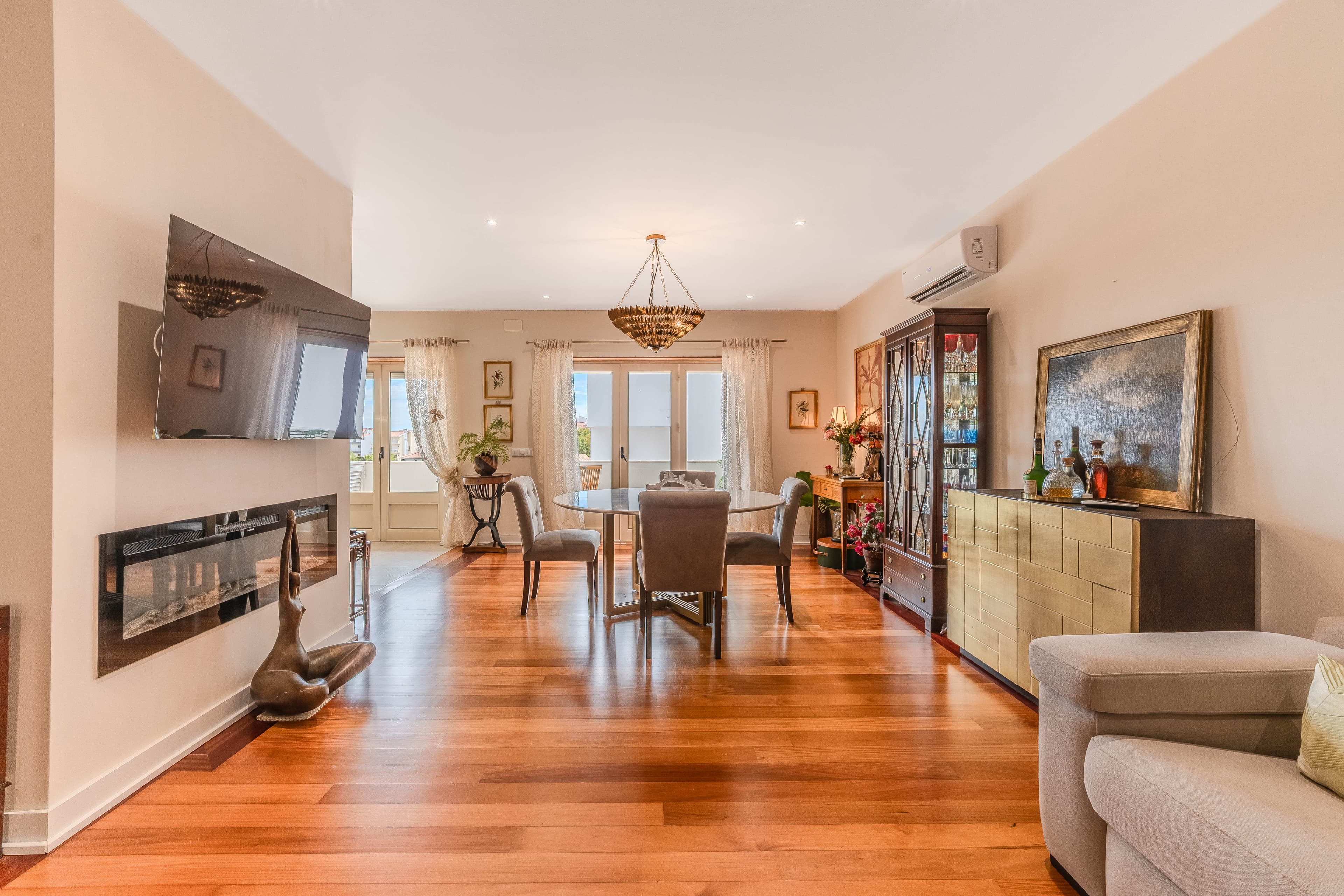 2-Bedroom Apartment in Cascais