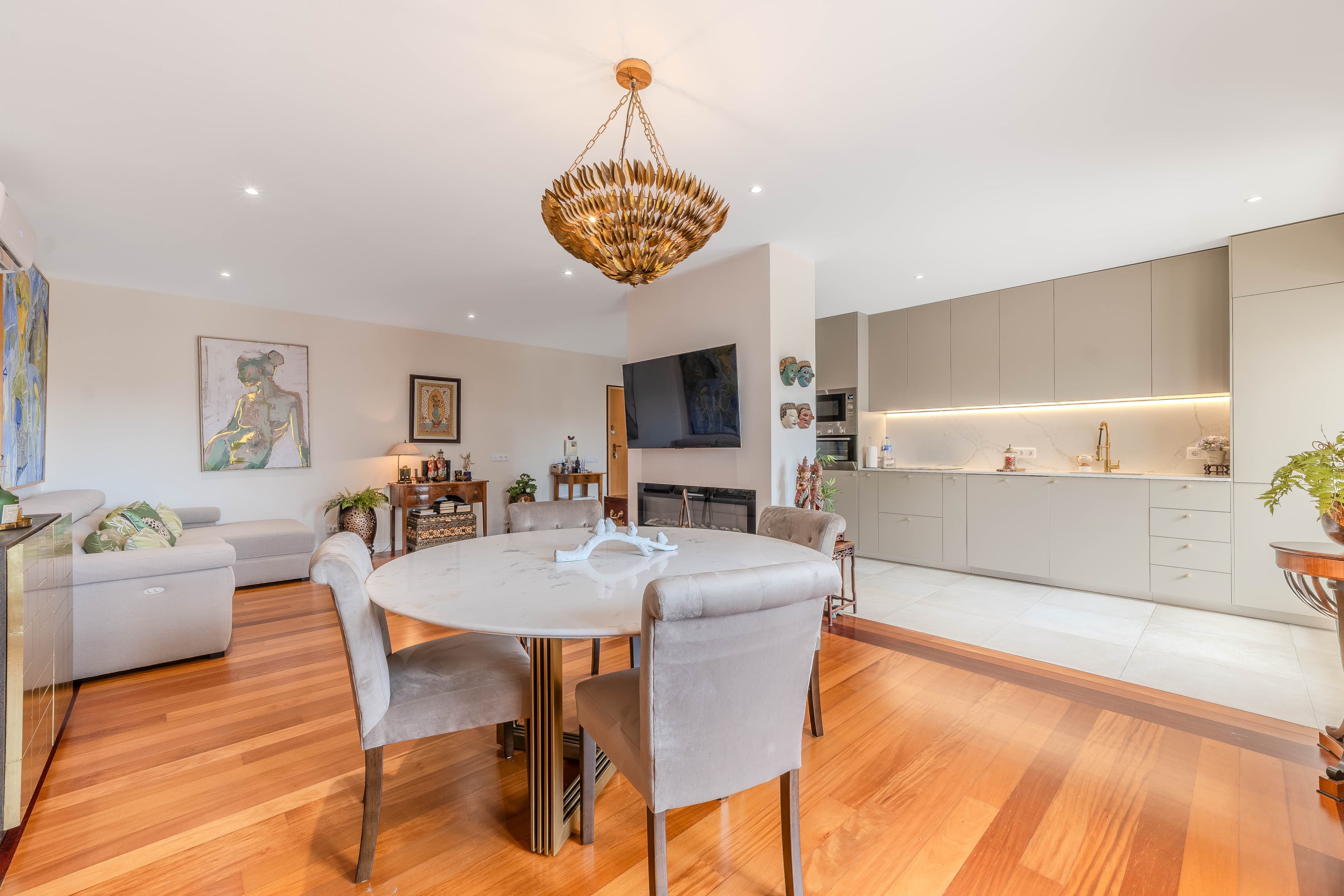 2-Bedroom Apartment in Cascais